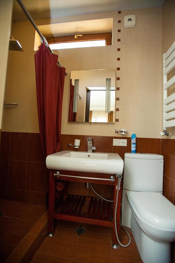 Hotel 4You Tiflis Exterior foto