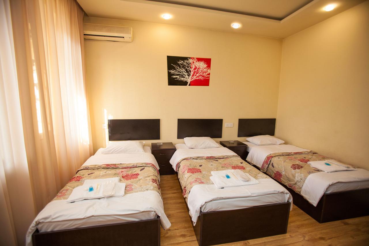 Hotel 4You Tiflis Exterior foto
