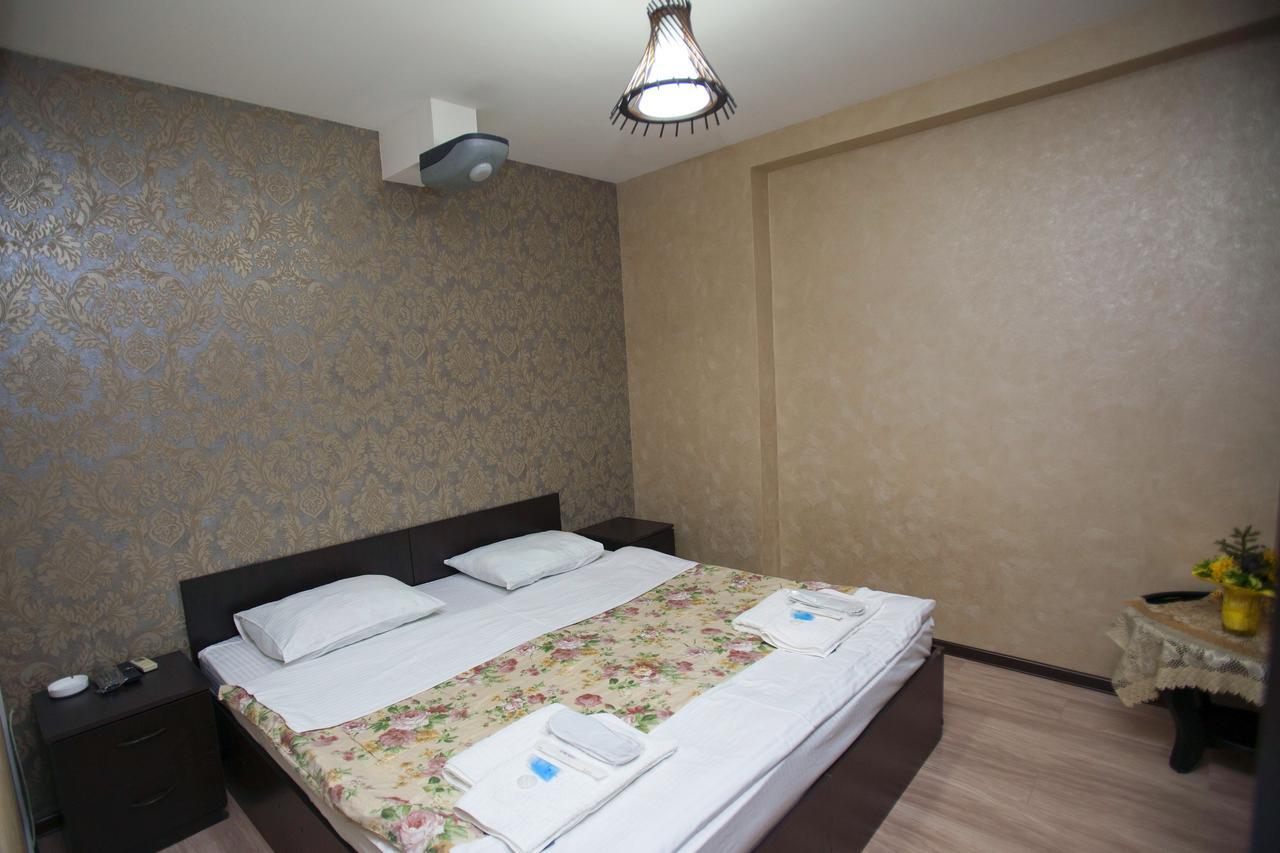 Hotel 4You Tiflis Exterior foto